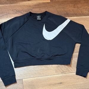 Nike Women's Black and White Crew Neck Top crop